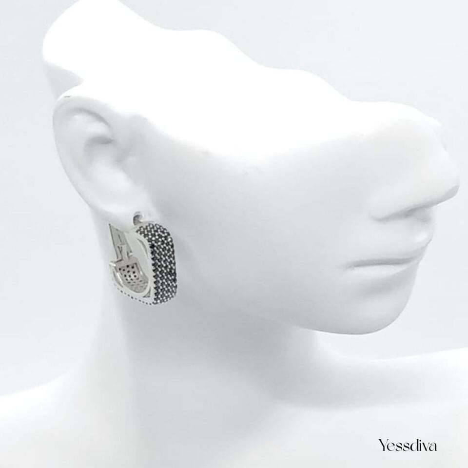 Kare Siyah Zirkon Taşlı Küpe