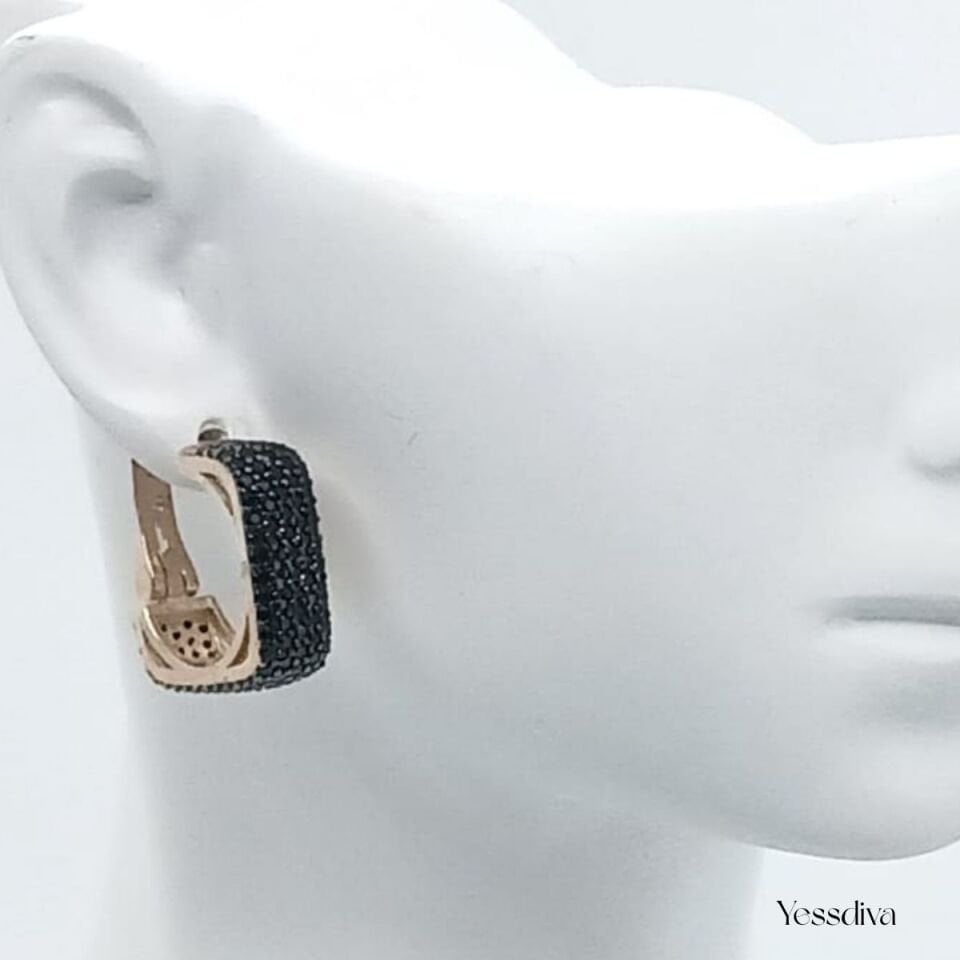 Kare Siyah Zirkon Taşlı Gold Küpe