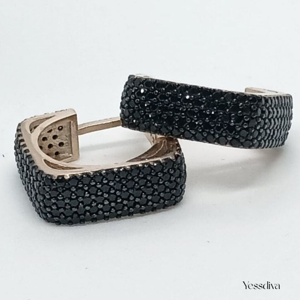 Kare Siyah Zirkon Taşlı Gold Küpe