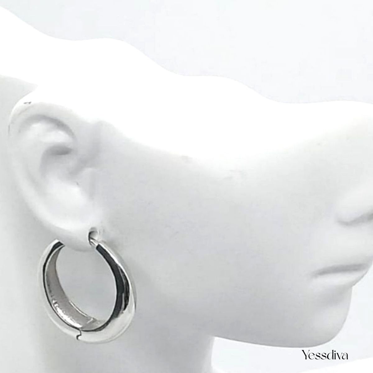 Yuvarlak Bombeli Düz Halka Küpe